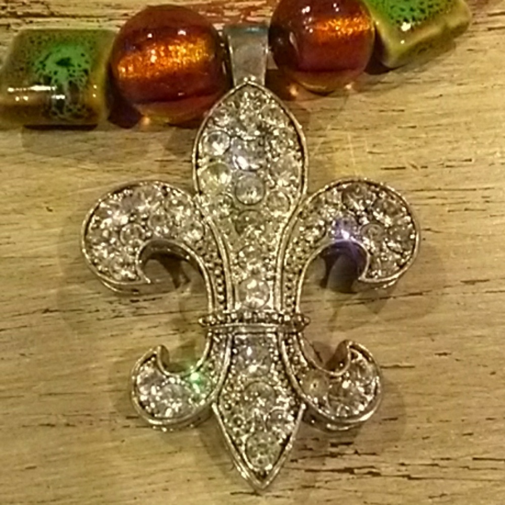 Necklace - Picture 2 of 3